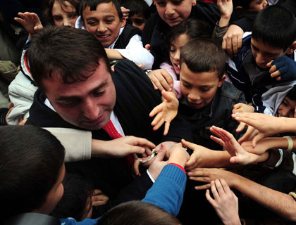 Korumalara harçlık hücumu - Resim: 3