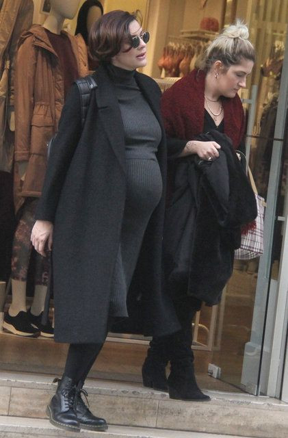 Bergüzar Korel doğum alışverişine çıktı! Halit Ergenç öve öve bitiremedi - Resim: 3