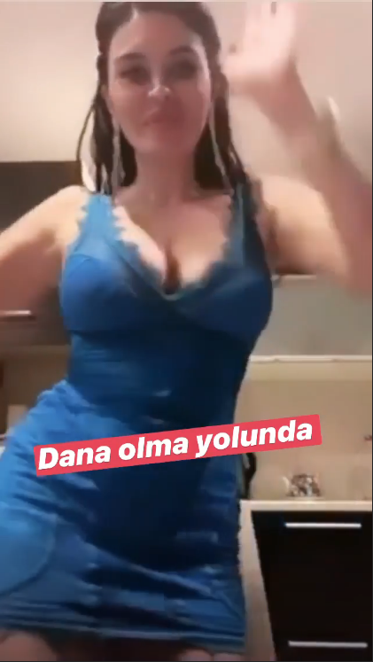 Göğüslerine Ebru Polat'ın baş harfini yazdı! O da kalça dansı yaptı - Resim: 3