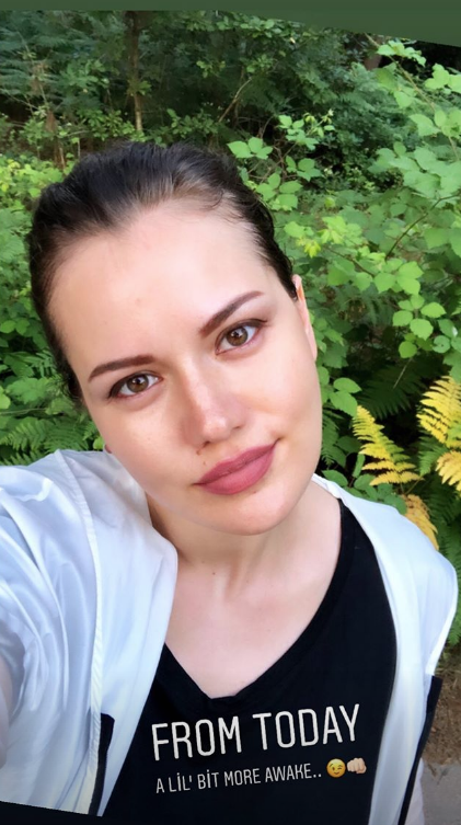 Fahriye Evcen oğluyla fotoğrafını paylaştı! Sosyal medyadan yayınladı! - Resim: 2