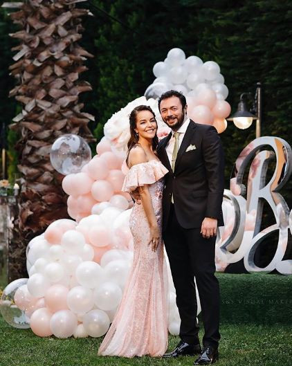 Bengü Selim Selimoğlu nişanladı Bengü'nün elbisesine bakın! - Resim: 3