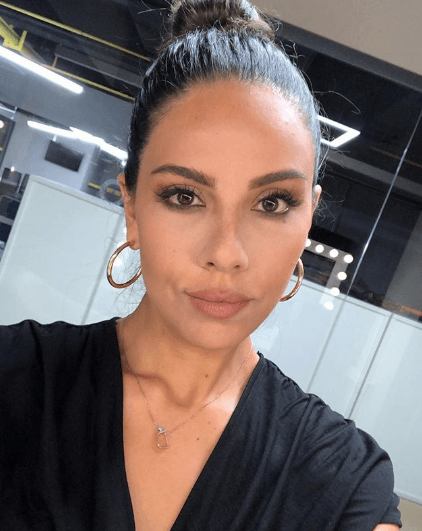 Fenerbahçe TV spikeri Dilay Kemer hayatını kaybetti! Acı haberi ailesi duyurdu - Resim: 3