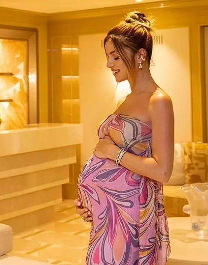 Hacı Sabancı'nın eşi Nazlı Sabancı doğum yaptı! Ünlü çiftin bebeklerinin ismi belli oldu - Resim: 2