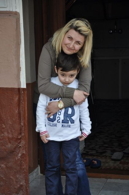 5 yılda tam 70 ameliyat geçirdi - Resim: 1