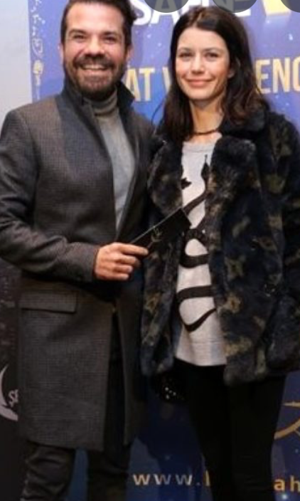 Beren Saat ve Kenan Doğulu alay konusu oldu! ''Ne de güzel olursun sen pembeler içinde'' - Resim: 1