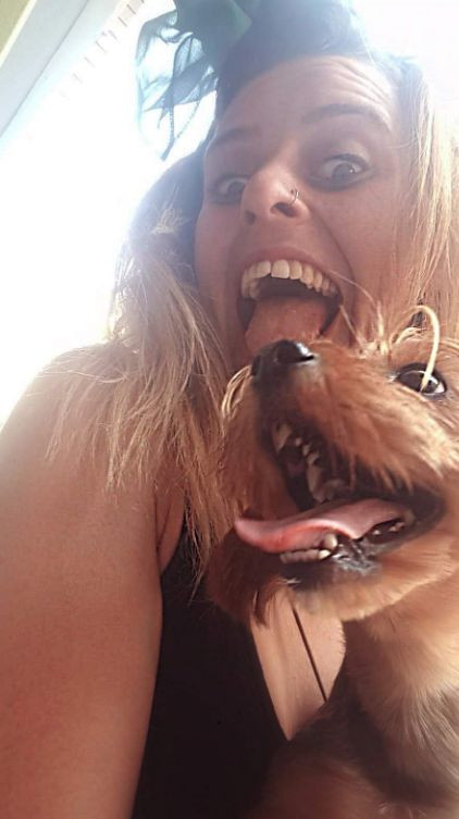 Başak Onay'ın LGBT fotoğrafları Karamürsel'i karıştırdı: Polis eşliğinde dışarı çıkıyor - Resim: 4