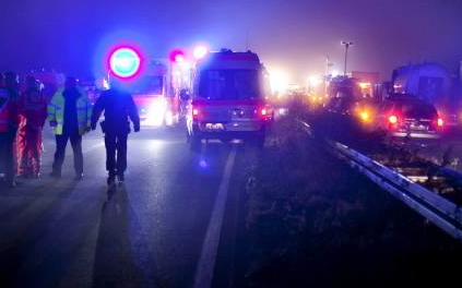 Zincirleme kazada 52 araç birbirine girdi - Resim: 4