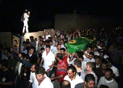 PKK mitingi gibi terörist cenazesi - Resim: 2