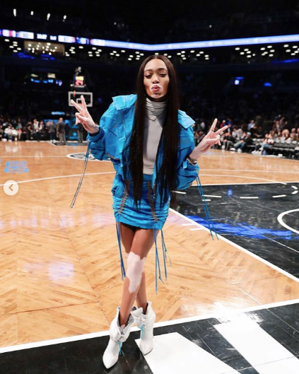 Maçı bırak Winnie Harlow'a bak! NBA'yi sallayan güzel - Resim: 2