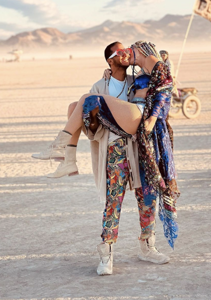 Acun Ilıcalı'nın eski karısı tanga bikinisiyle kucakta öpüşme pozları verdi! 'Bu kadarı da fazla" dedirtti - Resim: 4