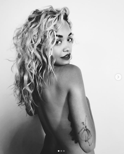 Rita Ora'nın üstsüz paylaşımı ortalığı salladı geçti - Resim: 3