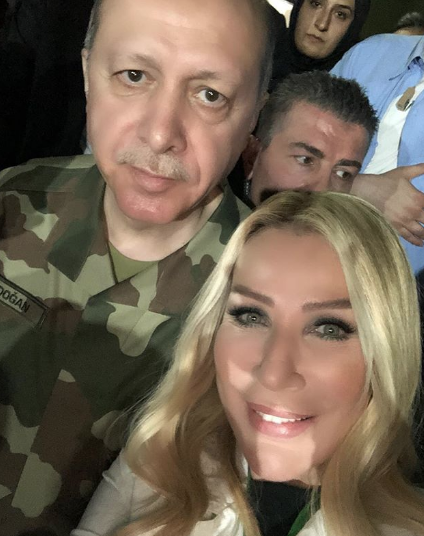 'Erdoğan Türkiye için büyük şans' diyen Seda Sayan iki ismi bombaladı - Resim: 4