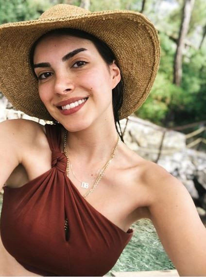 Söz dizisi final yapınca tatile koştu! Deniz Baysal'ın makyajsız fotoğrafı olay oldu - Resim: 3