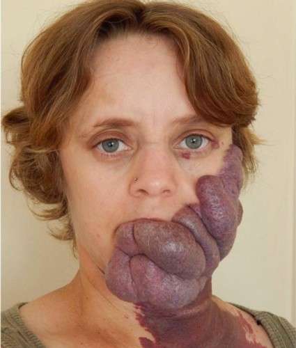 Onu yolda görenler çığlık atıp sağa sola kaçışıyor! - Resim: 2