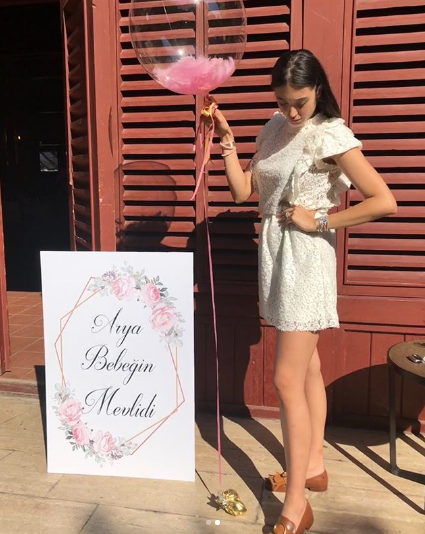 Mevlitte mini elbise giydi olay oldu! - Resim: 3