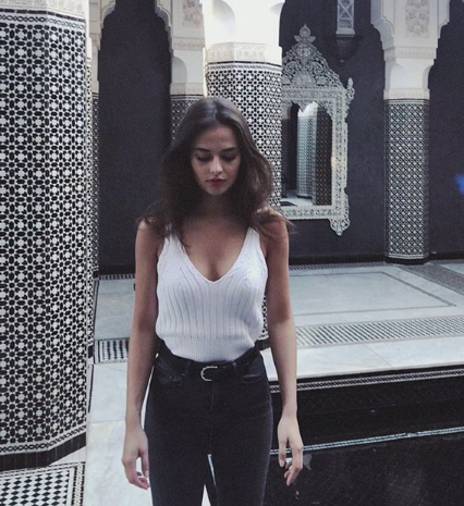 Çıplak küvet pozu olay olan Türk model Elif Aksu ayrılığı duyurdu - Resim: 2