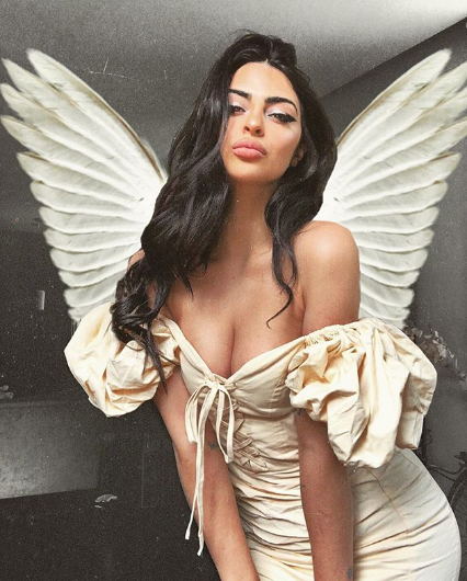 Cesur göğüs dekoltesi başına bela oldu kapıdan kovuldu - Resim: 4