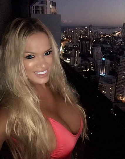 Dünyanın en çekici büyükannesi Gina Stewart, çıplak pozu yüzünden isyan etti - Resim: 1