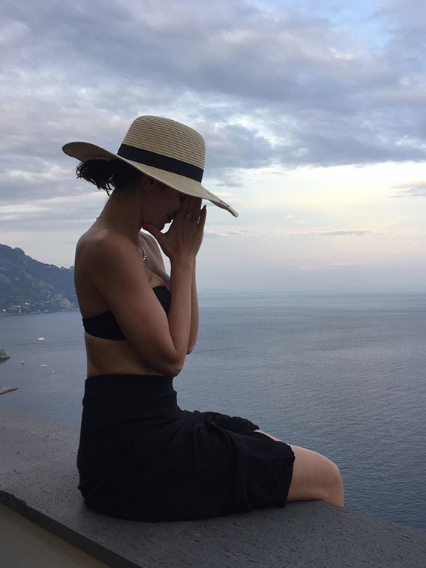 Yasak Elma dizisinin Şahika'sı yatak pozuyla yine olay oldu! - Resim: 4