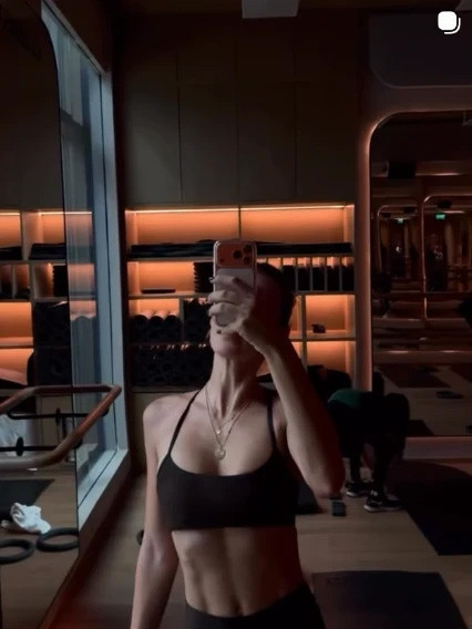 Hülka Koçyiğit'in torunu Aslışah Alkoçlar paylaştı: Spor salonunda iddialı pozlar! - Resim: 5