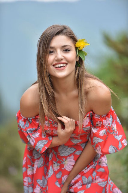 Hande Erçel'e bakın yeni sevgilisiyle nereye kaçtı! - Resim: 4