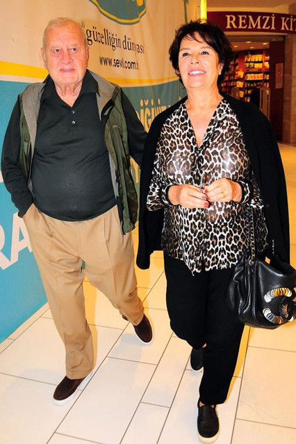 Hülya Koçyiğit'ten müjdeli haber setlere geri mi dönüyor? - Resim: 1