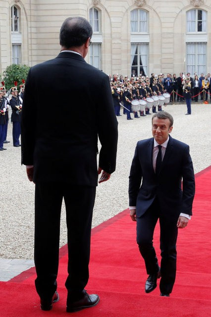 First Lady ödünç kıyafetle törene katıldı - Resim: 1