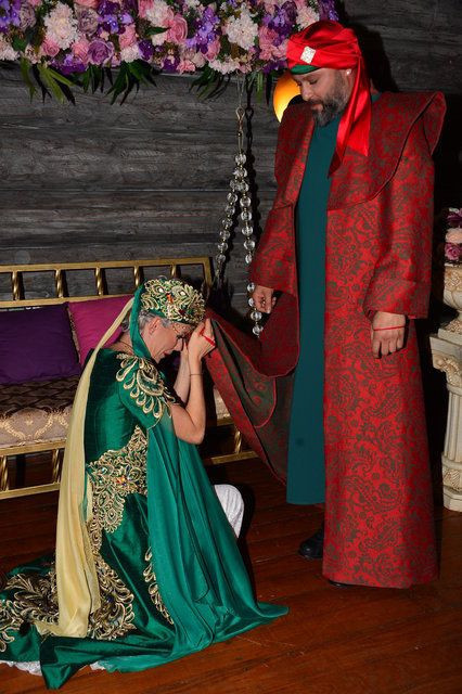 İpek Tanrıyar'dan şaşırtan kına gecesi! Atla geldi... - Resim: 2