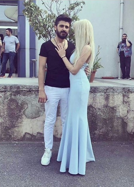 Ünlü şarkıcının oğlu öyle bir paylaşım yaptı ki gören herkes aşktan soğudu - Resim: 1