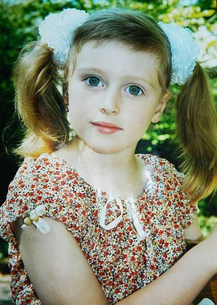 Melek yüzlü vücutcu genç kız - Resim: 1