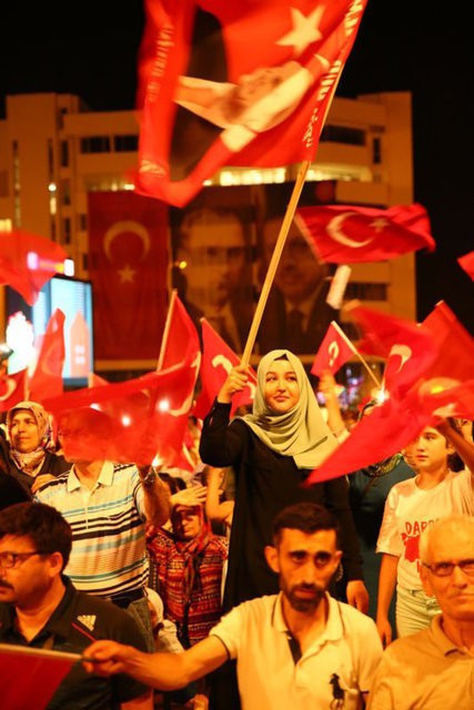 Meydanlar yine doldu taştı - Resim: 2