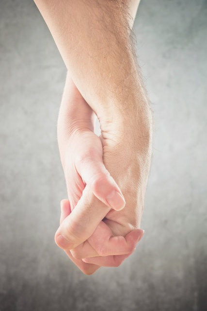 Eğer sevgiliniz elinizi böyle tutuyorsa ilişkiniz bitmek üzere - Resim: 4