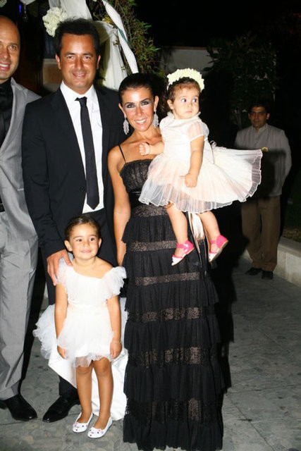 Bodrum'da korku dolu anlar! Acun Ilıcalı'nın kızları ve eski eşi de oradaydı - Resim: 4