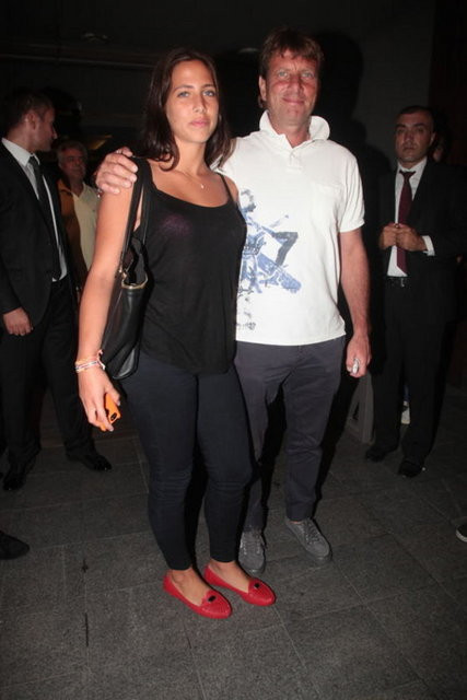 Hülya Avşar yemeği bastı - Resim: 1