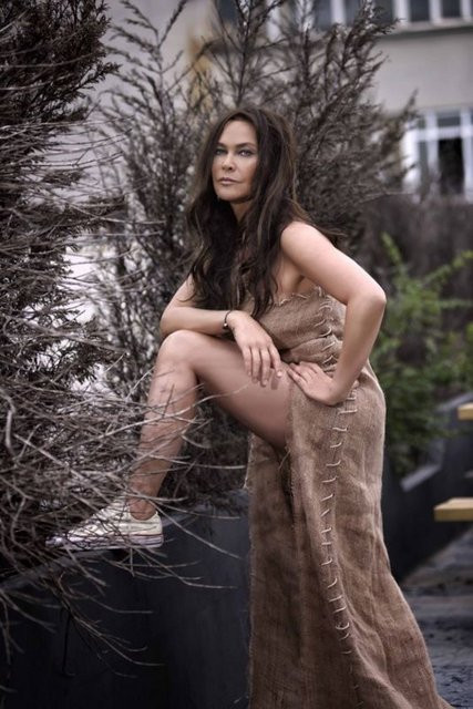 Hülya Avşar çuval giydi! - Resim: 1