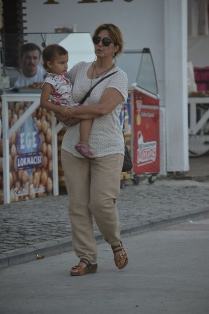 Kızlarıyla mantı keyfi yaptı - Resim: 3