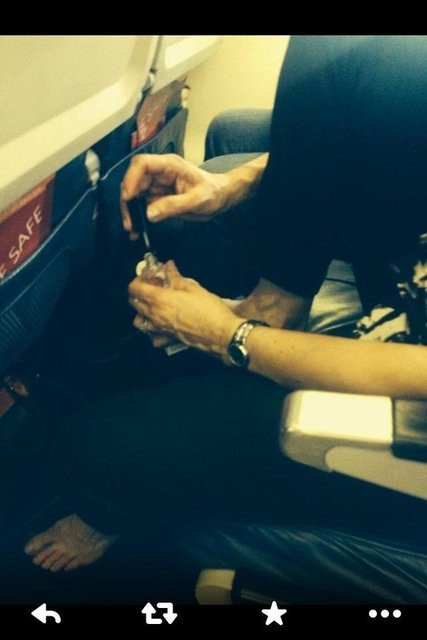 Uçak yolculuğunda rezil eden görüntüler - Resim: 4