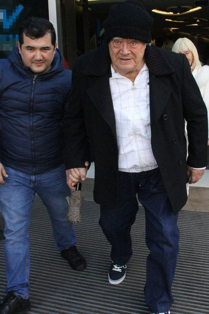 Cüneyt Arkın Fatma Girik'i ziyaret etti dikkat çeken detay - Resim: 2