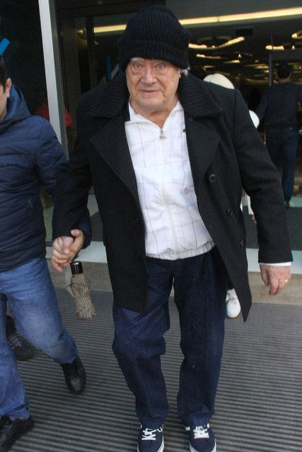 Cüneyt Arkın Fatma Girik'i ziyaret etti dikkat çeken detay - Resim: 4