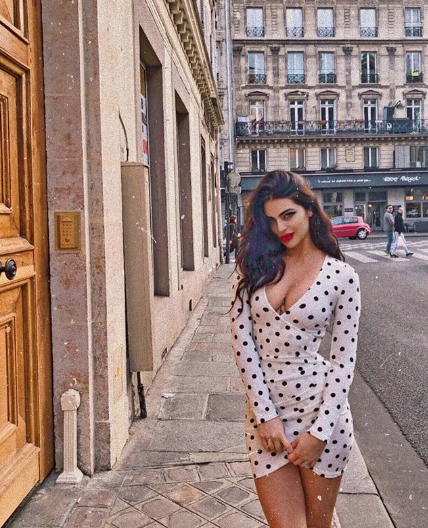 Cesur göğüs dekoltesi başına bela oldu kapıdan kovuldu - Resim: 3