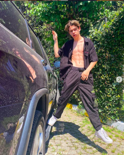 Alper Erözer kimdir kaç yaşında anne ve babası kimdir? - Resim: 0