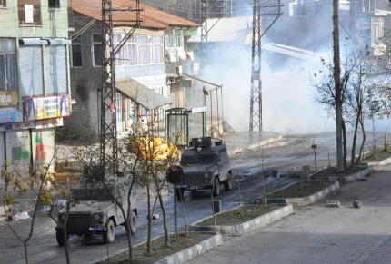 Yüksekova yine karıştı - Resim: 1