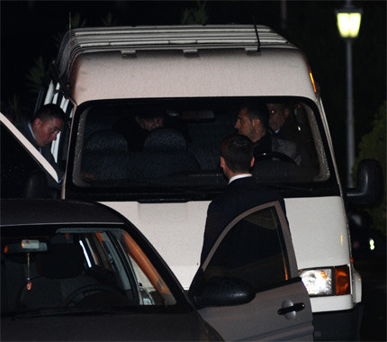 Albay Çiçek cezaevine giderken - Resim: 1