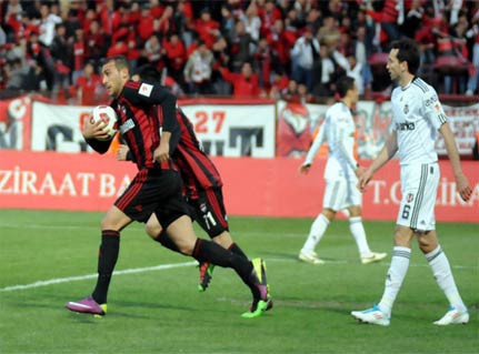 Beşiktaş finale adım attı - Resim: 4