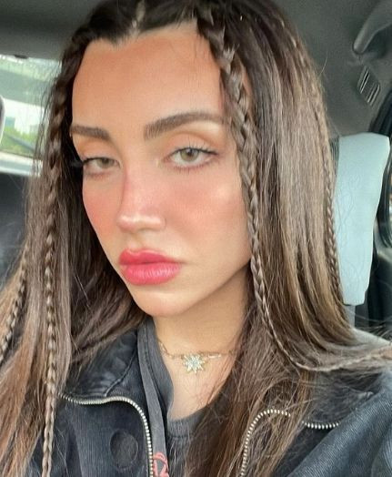 İç çamaşırlı pozunu açık açık paylaştı yorum yağdı 'Sen erkek değil miydin ya!' - Resim: 2