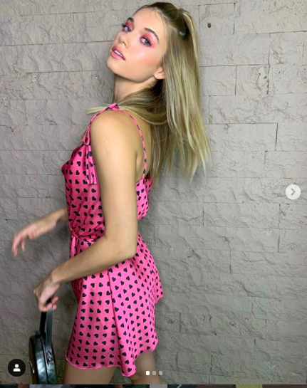 Afra Saraçoğlu kimdir yaşı kaç Afra Saraçoğlu'nun boyu ve kilosu - Resim: 1