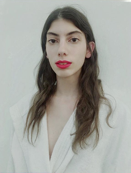 Dünyaca ünlü defileye çıkan ilk ve tek Türk Öykü Baştaş kimdir? - Resim: 2