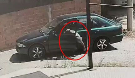 Denizli'de sahte jandarma cami çıkışında gerçek jandarma tarafından yakalandı - Resim: 2