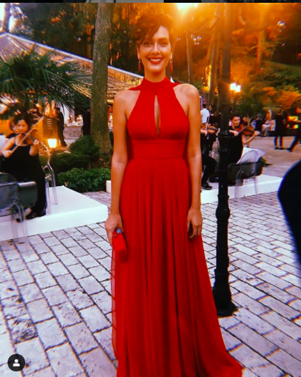 Bergüzar Korel kilolu ve selülitli bikini pozu paylaştı fena ayar verdi! - Resim: 3