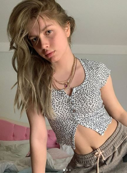 20 yaşın altı sokağa çıkamayacak! Aleyna Tilki de yaşa takıldı Twitter yıkıldı - Resim: 4